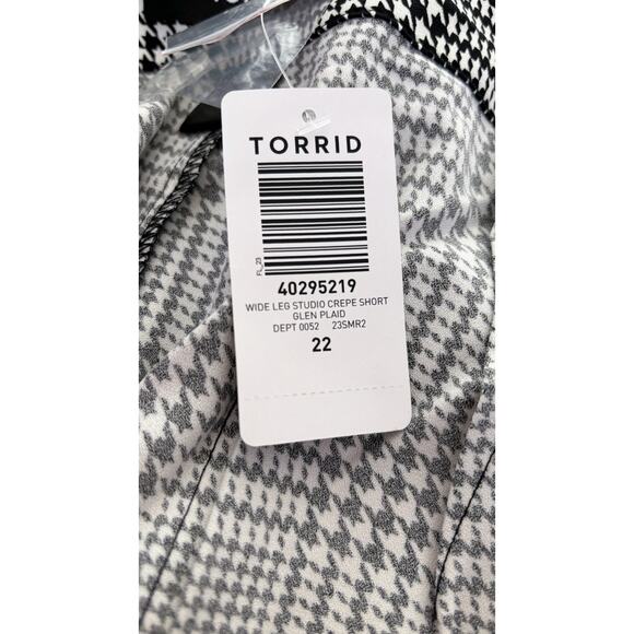Torrid Wide Leg Studio Crepe Shorts Glen Plaid Black White Womens Size 22 New - Picture 10 of 11